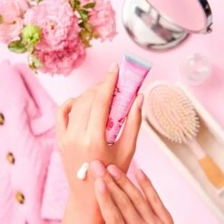 Burt's Bees Hand Cream Trio Gift Set 9 Burt's Bees Hand Cream Trio Gift Set -Babyliss Care Shop hand cream trio gift set p30897 82886 image